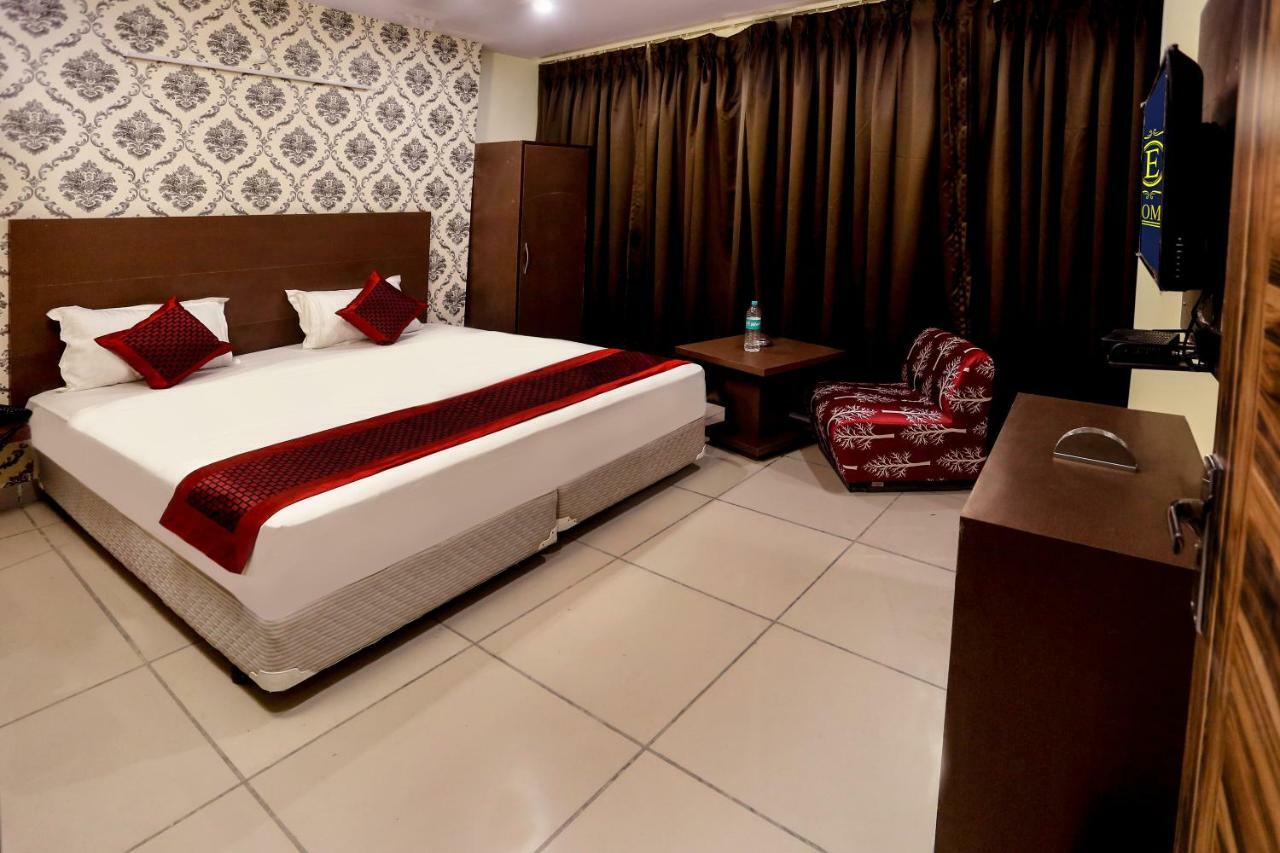 Airport Hotel Edge Home Stay Nowe Delhi Zewnętrze zdjęcie