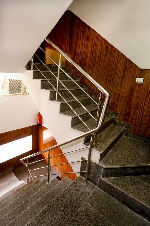 Airport Hotel Edge Home Stay Nowe Delhi Zewnętrze zdjęcie