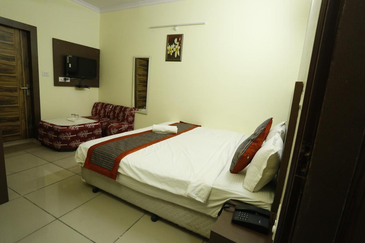 Airport Hotel Edge Home Stay Nowe Delhi Zewnętrze zdjęcie